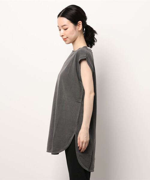 LOWRYS FARM（ローリーズファーム）の「ピグメントノースリーブ　957490（Tシャツ/カットソー・レディース・アイボリー/グレー/ベージュ/グリーン・FREE）」の5枚目の写真