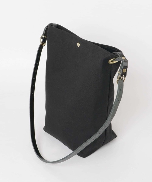 URBAN RESEARCH DOORS(アーバンリサーチドアーズ)の「【WEB限定】URBAN RESEARCH DOORS SELECT レザーキャンバスショルダー(ショルダーバッグ・レディース・ブラック/グレー/アイボリー・ONE)」の9枚目の写真