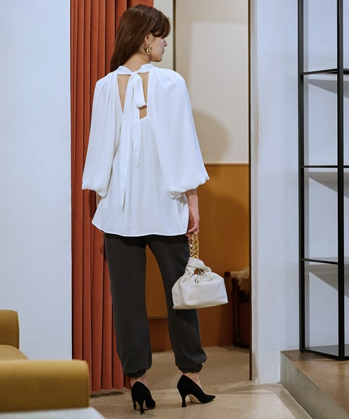 Whim Gazette（ウィムガゼット）の「【WEB限定】ロゴスウェットパンツ（スウェットパンツ・レディース・ホワイト/チャコールグレー・FREE）」の4枚目の写真