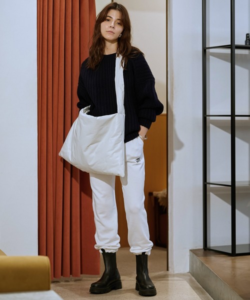 Whim Gazette（ウィムガゼット）の「【WEB限定】ロゴスウェットパンツ（スウェットパンツ・レディース・ホワイト/チャコールグレー・FREE）」の7枚目の写真