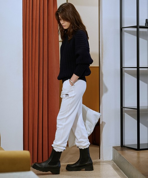 Whim Gazette（ウィムガゼット）の「【WEB限定】ロゴスウェットパンツ（スウェットパンツ・レディース・ホワイト/チャコールグレー・FREE）」の15枚目の写真