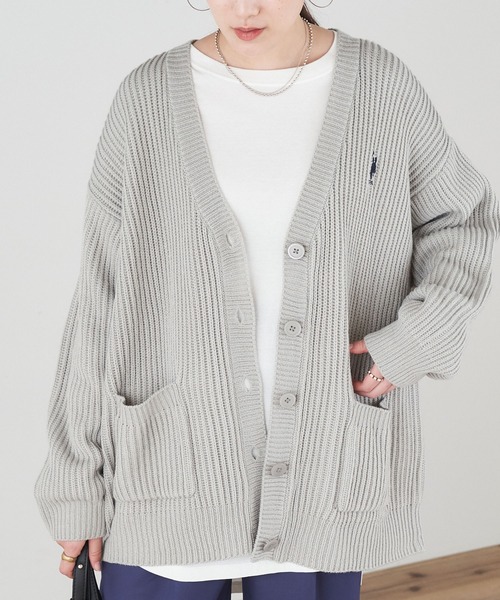 U.S. POLO ASSN.（ユーエスポロアッスン）の「U.S. POLO ASSN./ユーエスポロアッスン 別注ロゴ刺繍 オーバーサイズVネックニットカーディガン（カーディガン/ボレロ・レディース・ネイビー/アイボリー/ブラウン/グリーン/ベージュ/パープル/ブラック/グレー/ダークグレー・FREE）」の3枚目の写真