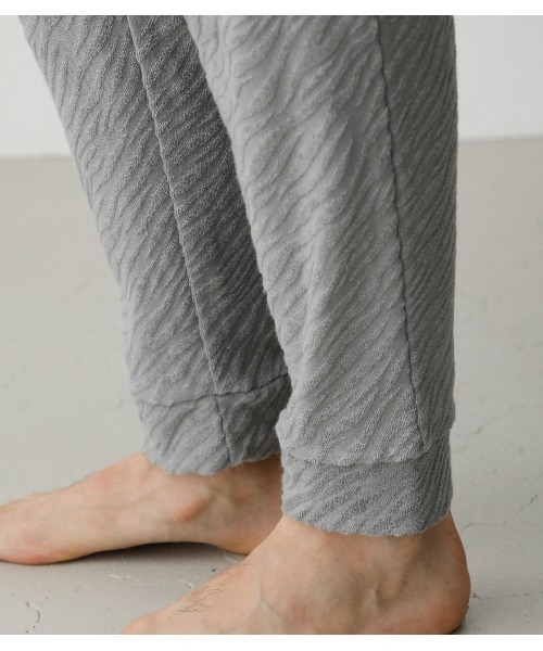 AZUL by moussy（アズールバイマウジー）の「T/H ZEBRA PILE PANTS/ゼブラパイルパンツ（その他パンツ・メンズ・グレー/ブラック・MEDIUM/LARGE）」の22枚目の写真