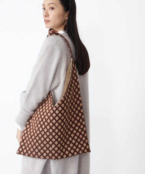 human woman（ヒューマンウーマン）の「BAGMATI　ジャガードバッグ（トートバッグ・レディース・クリアブラウン/グリーン系その他4・ﾌﾘ-）」の2枚目の写真