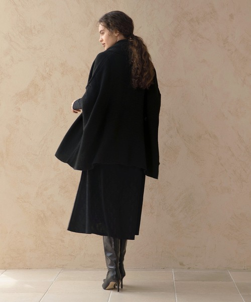 MIELI INVARIANT（ミエリインヴァリアント）の「Knit Poncho Gown（カーディガン/ボレロ・レディース・ブラック/ベージュ・FREE）」の7枚目の写真