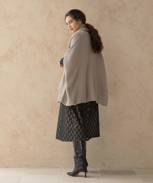 MIELI INVARIANT（ミエリインヴァリアント）の「Knit Poncho Gown（カーディガン/ボレロ・レディース・ブラック/ベージュ・FREE）」の18枚目の写真