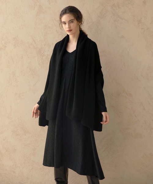 MIELI INVARIANT（ミエリインヴァリアント）の「Knit Poncho Gown（カーディガン/ボレロ・レディース・ブラック/ベージュ・FREE）」の13枚目の写真