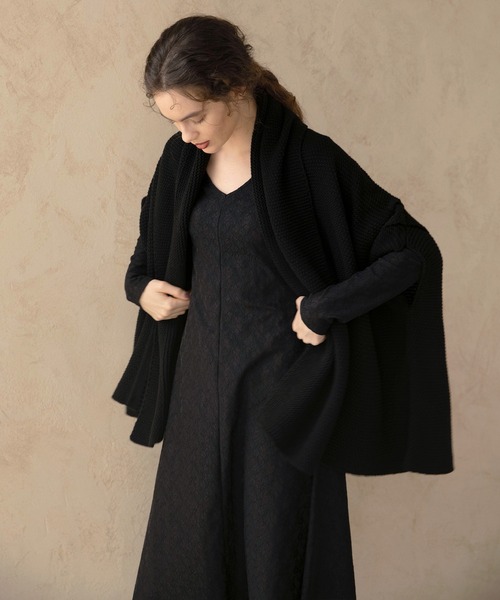 MIELI INVARIANT（ミエリインヴァリアント）の「Knit Poncho Gown（カーディガン/ボレロ・レディース・ブラック/ベージュ・FREE）」の12枚目の写真