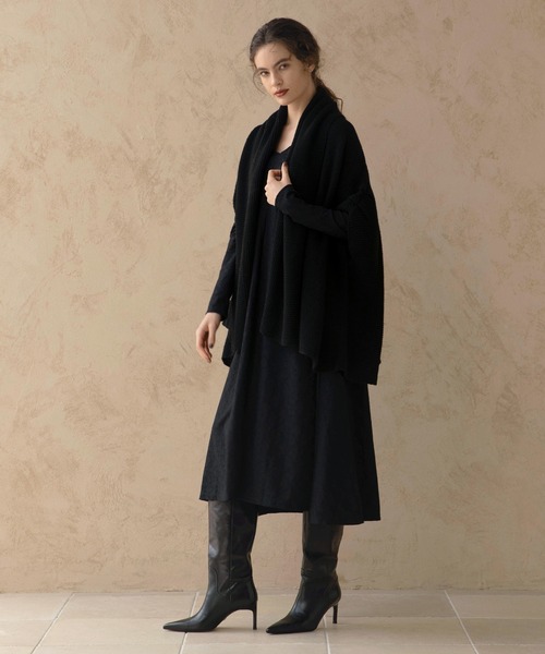 MIELI INVARIANT（ミエリインヴァリアント）の「Knit Poncho Gown（カーディガン/ボレロ・レディース・ブラック/ベージュ・FREE）」の9枚目の写真