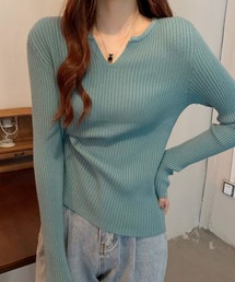 キーネックリブニット