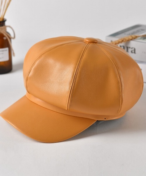 DAY CLOSET(デイ クローゼット)の「レディース ツヤメク合皮キャスケット帽(キャスケット・レディース・ブラウン/レッド/イエロー・ONE SIZE)」の1枚目の写真
