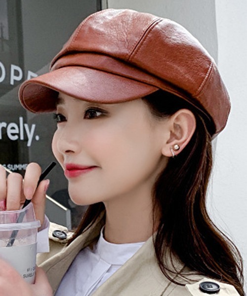 DAY CLOSET(デイ クローゼット)の「レディース ツヤメク合皮キャスケット帽(キャスケット・レディース・ブラウン/レッド/イエロー・ONE SIZE)」の4枚目の写真