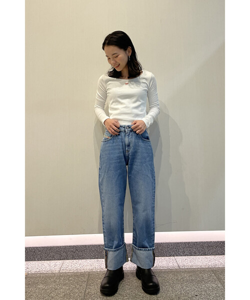 DIESEL（ディーゼル）の「FW22 レディース デニム  ルーズフィット 美シルエット（デニムパンツ・レディース・インディゴブルー・28inch/29inch/24inch/25inch/26inch/27inch/23inch）」の10枚目の写真