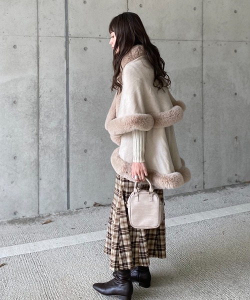 deux amour（ドゥーザムール）の「フリルポンチョ（ポンチョ・レディース・ブラック/ベージュ/モカ・FREE）」の8枚目の写真