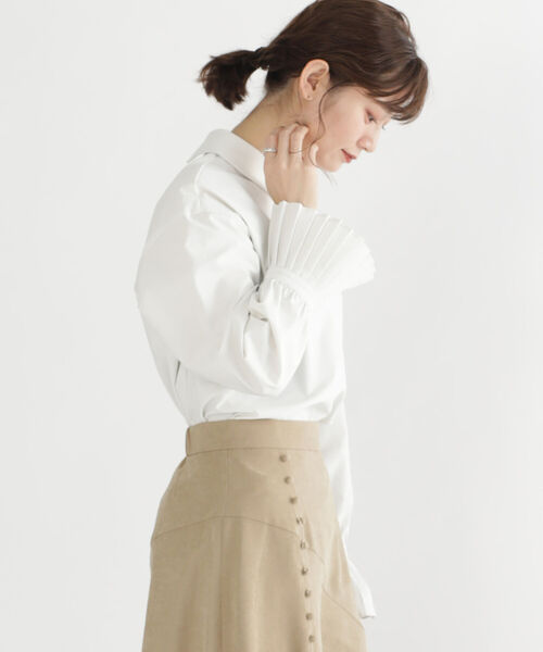 BEAMS HEART(ビームスハート)の「BEAMS HEART / 袖プリーツ 後ろ釦 シャツ(シャツ/ブラウス・レディース・ブルー系その他/チャコールグレー/ホワイト系その他5・FREE)」の4枚目の写真