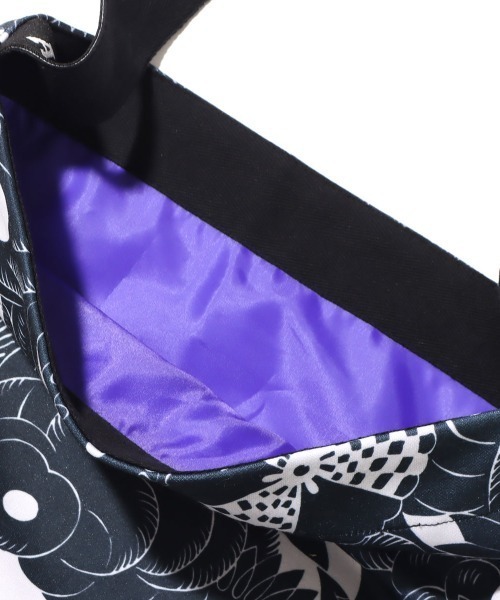 atmos pink（アトモスピンク）の「ANNA SUI x ATMOS サコッシュ  【SP】（ショルダーバッグ・メンズ・ホワイト/ピンク/オレンジ・FREE）」の15枚目の写真