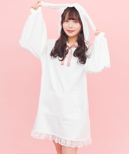 Secret Honey（シークレットハニー）の「ボリューム袖うさ耳パーカーワンピース（パーカー・レディース・ブラック/オフホワイト/イエロー・FREE）」の2枚目の写真