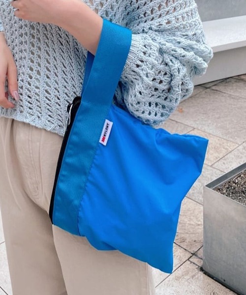 SHENERY(シーナリー)の「(NYLONY/ナイロニー) ワンハンドルバッグ(トートバッグ・レディース・ブルー/オレンジ/グリーン/ピンク・FREE)」の3枚目の写真