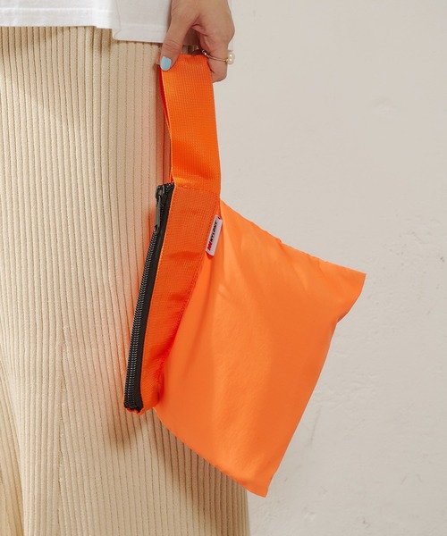 SHENERY(シーナリー)の「(NYLONY/ナイロニー) ワンハンドルバッグ(トートバッグ・レディース・ブルー/オレンジ/グリーン/ピンク・FREE)」の12枚目の写真