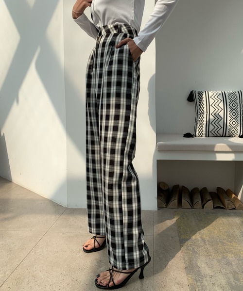 Diosfront（ディオスフロント）の「ハイウエストチェック柄セミワイドパンツ（その他パンツ・レディース・ブラック/パープル/ネイビー/グリーン・M/L/S）」の11枚目の写真