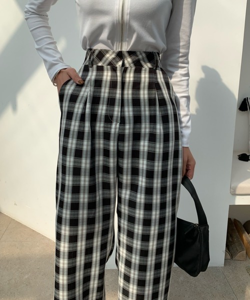 Diosfront（ディオスフロント）の「ハイウエストチェック柄セミワイドパンツ（その他パンツ・レディース・ブラック/パープル/ネイビー/グリーン・M/L/S）」の12枚目の写真