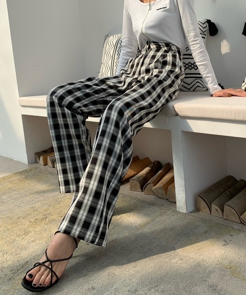 Diosfront（ディオスフロント）の「ハイウエストチェック柄セミワイドパンツ（その他パンツ・レディース・ブラック/パープル/ネイビー/グリーン・M/L/S）」の14枚目の写真