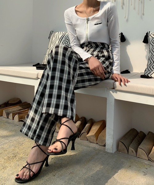 Diosfront（ディオスフロント）の「ハイウエストチェック柄セミワイドパンツ（その他パンツ・レディース・ブラック/パープル/ネイビー/グリーン・M/L/S）」の15枚目の写真