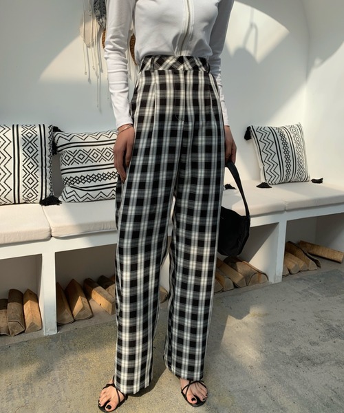 Diosfront（ディオスフロント）の「ハイウエストチェック柄セミワイドパンツ（その他パンツ・レディース・ブラック/パープル/ネイビー/グリーン・M/L/S）」の16枚目の写真