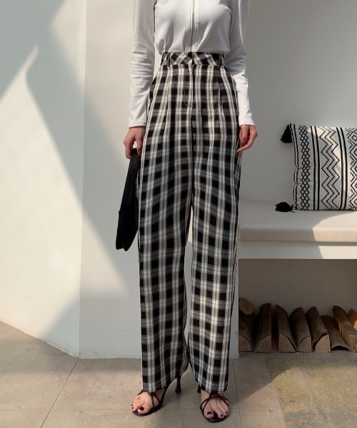 Diosfront（ディオスフロント）の「ハイウエストチェック柄セミワイドパンツ（その他パンツ・レディース・ブラック/パープル/ネイビー/グリーン・M/L/S）」の6枚目の写真