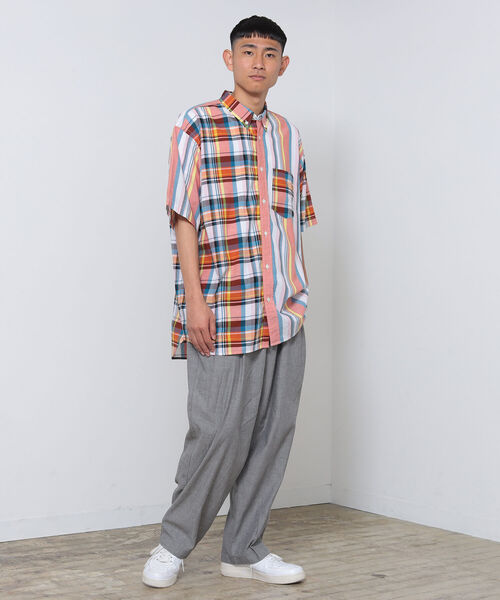 BEAMS（ビームス）の「BEAMS / シャンブレー ワイド テーパード スラックス（スラックス・メンズ・ブラック/ブラック系その他/ブルー系その他・S/M/L/XL）」の5枚目の写真