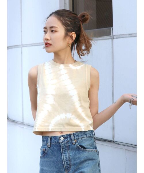 Ungrid（アングリッド）の「絞り染めショートタンクトップ（タンクトップ・レディース・ベージュ/キャメル・FREE）」の15枚目の写真