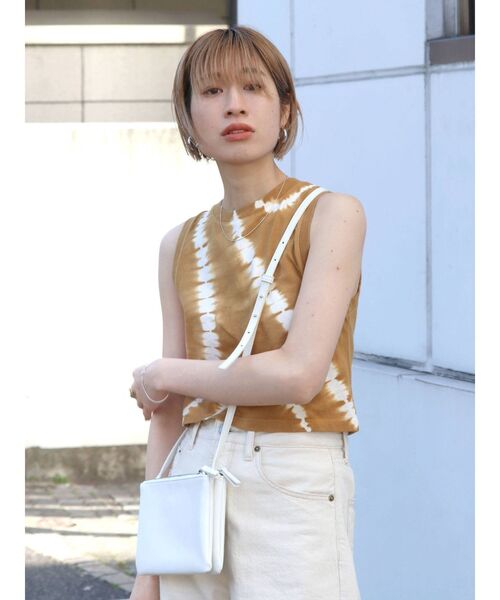 Ungrid（アングリッド）の「絞り染めショートタンクトップ（タンクトップ・レディース・ベージュ/キャメル・FREE）」の8枚目の写真