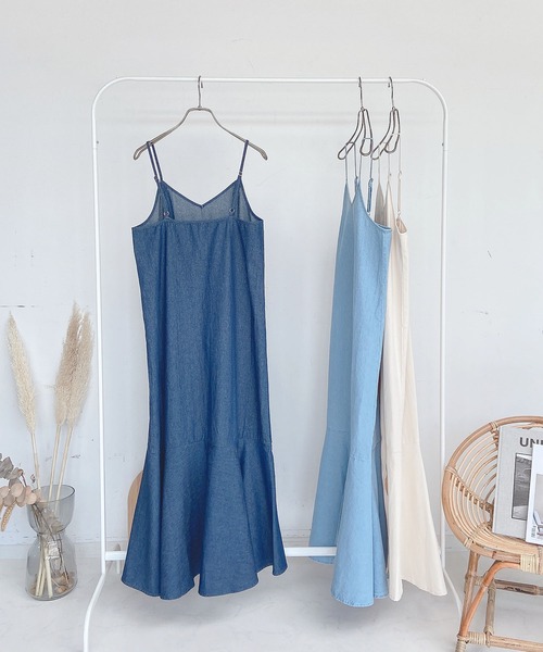 AS KNOW AS plus(アズノゥアズプラス)の「●裾切替スリットキャミワンピース(ワンピース・レディース・サックスブルー/ブルー/オフホワイト・FREE)」の12枚目の写真