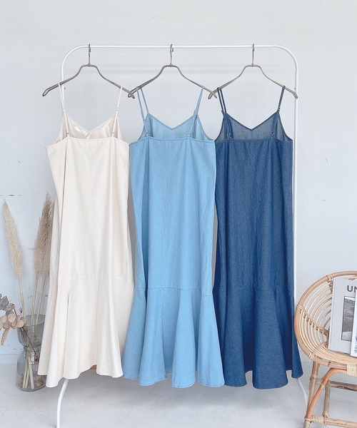 AS KNOW AS plus(アズノゥアズプラス)の「●裾切替スリットキャミワンピース(ワンピース・レディース・サックスブルー/ブルー/オフホワイト・FREE)」の14枚目の写真