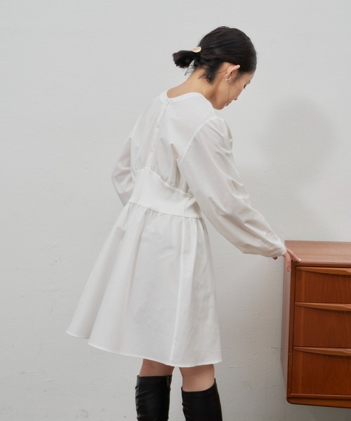 VANNIE U(ヴァニーユー)の「ウエストリブギャザーチュニック/ミニブラウス(シャツ/ブラウス・レディース・ホワイト/ブラック・FREE)」の17枚目の写真