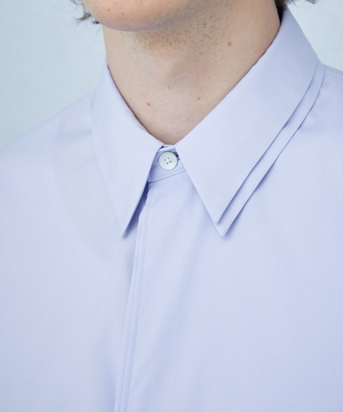 PUBLIC TOKYO（パブリックトウキョウ）の「レイヤードオーバーシャツ（シャツ/ブラウス・メンズ・ホワイト/サックスブルー・1/2）」の6枚目の写真