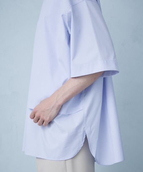 PUBLIC TOKYO（パブリックトウキョウ）の「レイヤードオーバーシャツ（シャツ/ブラウス・メンズ・ホワイト/サックスブルー・1/2）」の8枚目の写真