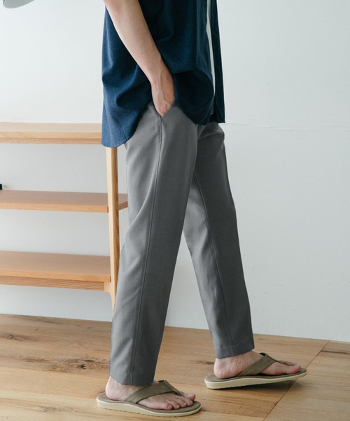 ITEMS URBANRESEARCH（アイテムズ アーバンリサーチ）の「ピンヘッド テーパードイージーパンツ（その他パンツ・メンズ・グレー/ネイビー/ベージュ/ブラック・LARGE/MEDIUM）」の6枚目の写真