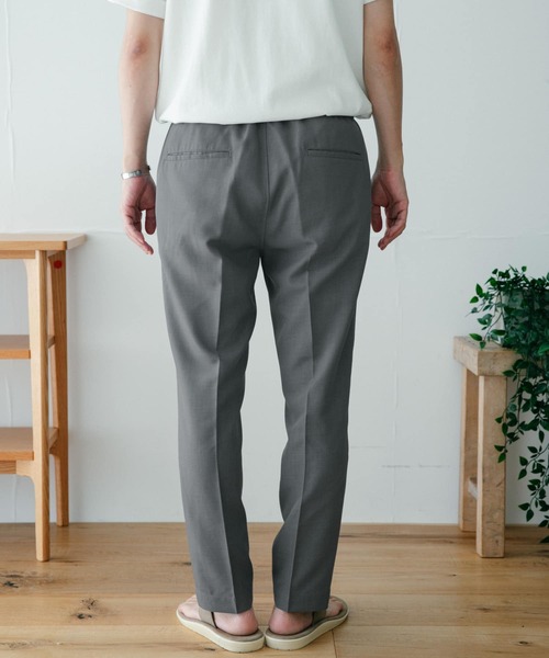 ITEMS URBANRESEARCH（アイテムズ アーバンリサーチ）の「ピンヘッド テーパードイージーパンツ（その他パンツ・メンズ・グレー/ネイビー/ベージュ/ブラック・LARGE/MEDIUM）」の21枚目の写真