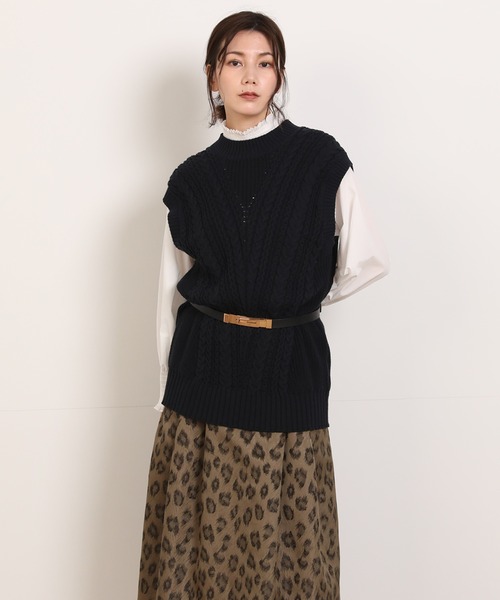 INED(イネド)の「ケーブル柄ニットベスト(ベスト・レディース・ベージュ/ネイビー・9号)」の17枚目の写真