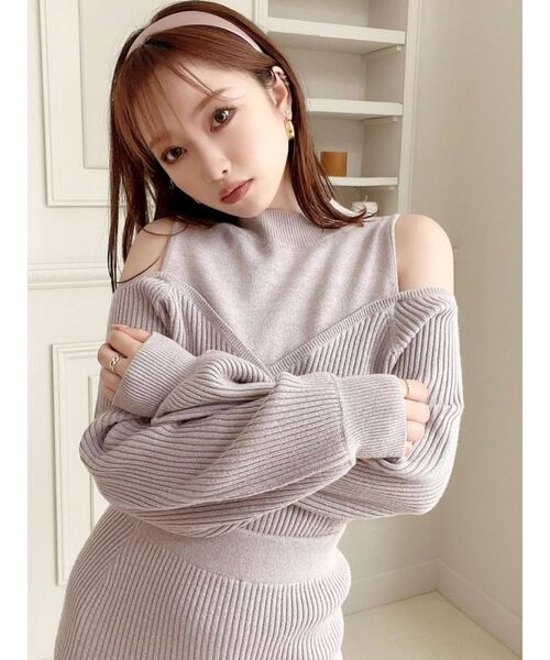 RESEXXY（リゼクシー）の「ニュアンスサテンカチューシャ（カチューシャ・レディース・ブラック/ベージュ/ブラウン・FREE）」の4枚目の写真