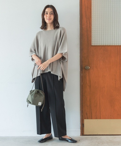 LEPSIM(レプシィム)の「14ゲージ満たされニットポンチョ 294932(ニット/セーター・レディース・ブラック/グレイッシュベージュ/ブラウン/グリーン/ボルドー・FREE)」の11枚目の写真