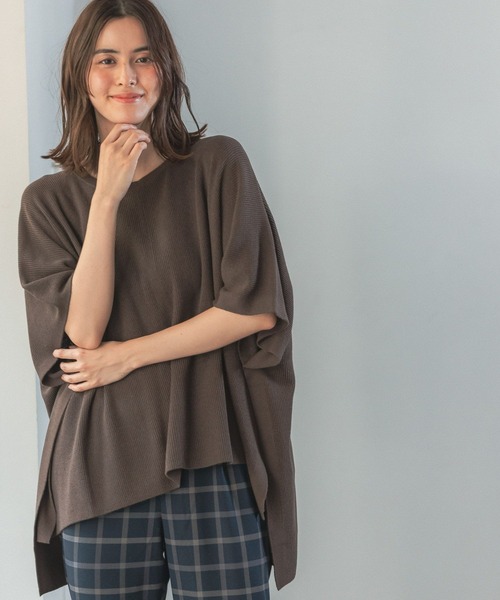 LEPSIM(レプシィム)の「14ゲージ満たされニットポンチョ 294932(ニット/セーター・レディース・ブラック/グレイッシュベージュ/ブラウン/グリーン/ボルドー・FREE)」の16枚目の写真