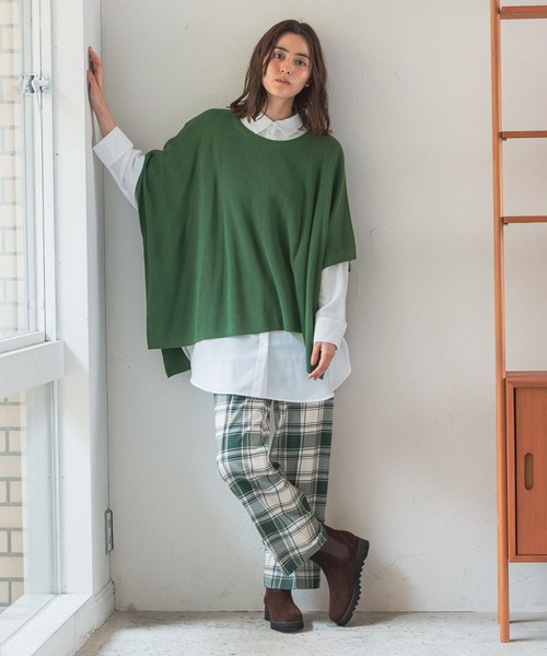 LEPSIM(レプシィム)の「14ゲージ満たされニットポンチョ 294932(ニット/セーター・レディース・ブラック/グレイッシュベージュ/ブラウン/グリーン/ボルドー・FREE)」の20枚目の写真