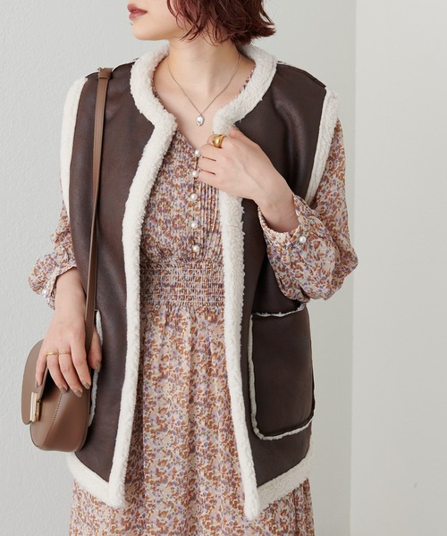 natural couture（ナチュラルクチュール）の「2022AWアイテム/秋冬には欠かせないボアアイテム リバーシブルベスト（ベスト・レディース・ブラウン/アイボリー・FREE）」の2枚目の写真