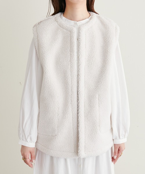 natural couture（ナチュラルクチュール）の「2022AWアイテム/秋冬には欠かせないボアアイテム リバーシブルベスト（ベスト・レディース・ブラウン/アイボリー・FREE）」の13枚目の写真
