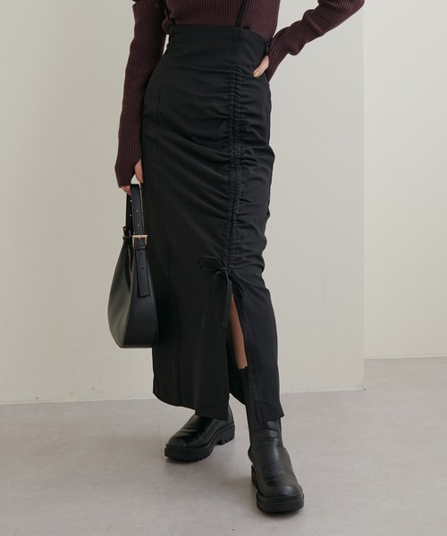 natural couture（ナチュラルクチュール）の「2022AWアイテム/トレンドライクなシルエット ドロストデザイン肩ヒモ付きスカート（スカート・レディース・ブラック/グレイッシュベージュ・SMALL/MEDIUM）」の11枚目の写真