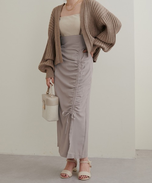 natural couture（ナチュラルクチュール）の「2022AWアイテム/トレンドライクなシルエット ドロストデザイン肩ヒモ付きスカート（スカート・レディース・ブラック/グレイッシュベージュ・SMALL/MEDIUM）」の17枚目の写真