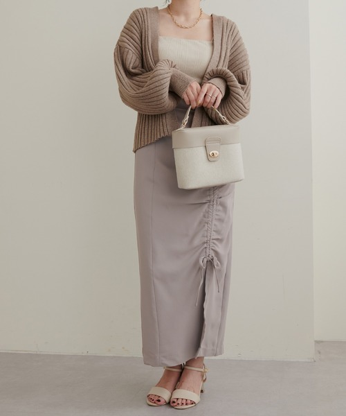 natural couture（ナチュラルクチュール）の「2022AWアイテム/トレンドライクなシルエット ドロストデザイン肩ヒモ付きスカート（スカート・レディース・ブラック/グレイッシュベージュ・SMALL/MEDIUM）」の18枚目の写真