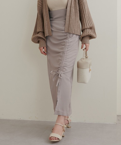 natural couture（ナチュラルクチュール）の「2022AWアイテム/トレンドライクなシルエット ドロストデザイン肩ヒモ付きスカート（スカート・レディース・ブラック/グレイッシュベージュ・SMALL/MEDIUM）」の19枚目の写真